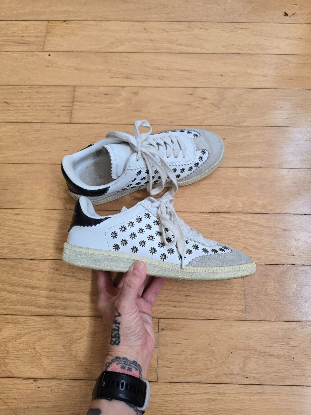 Isabel Marant | Beth White Leather Perforated Eyelet Low Top Sneakers | WMS 6